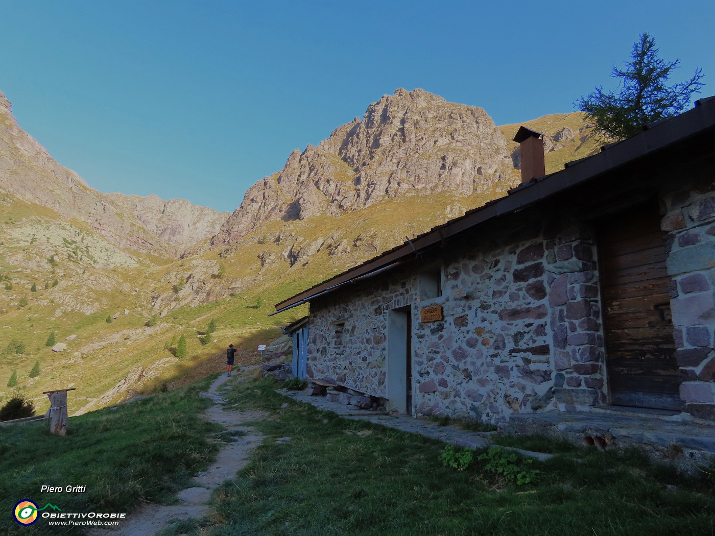 06 Sul sent. 108 Casera Valletto (1625 m).JPG